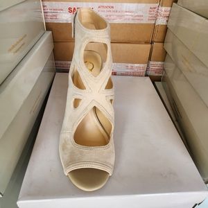 Brand New Size 8 Wemons Heels